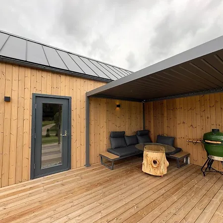 8-bed With Hot Tub * Nupli