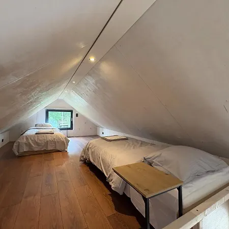 8-bed With Hot Tub Nupli